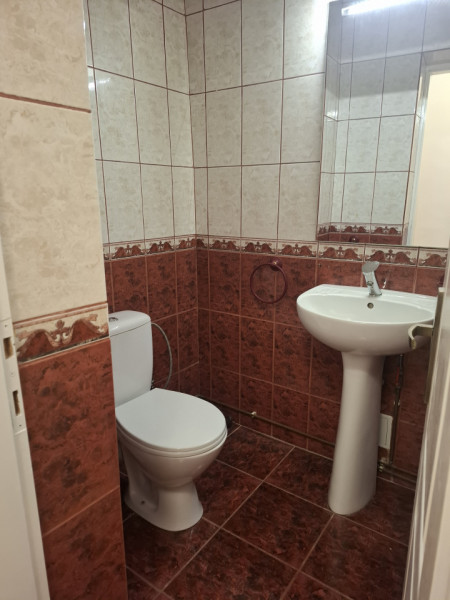 Închiriere apartament 3 camere, Bdul. Independenței, etaj 1, în Târgoviște