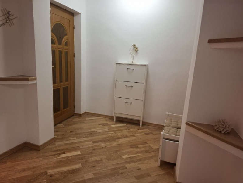 Închiriere apartament 3 camere, Bdul. Independenței, etaj 1, în Târgoviște