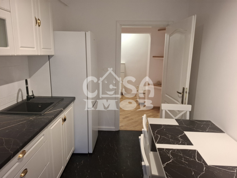 Închiriere apartament 3 camere, Bdul. Independenței, etaj 1, în Târgoviște