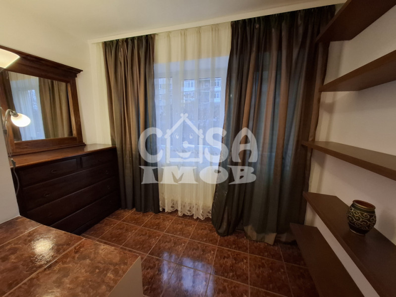 Închiriere apartament 3 camere, Bdul. Independenței, etaj 1, în Târgoviște