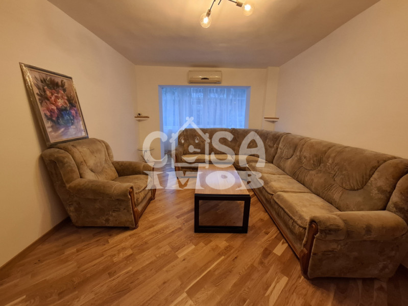 Închiriere apartament 3 camere, Bdul. Independenței, etaj 1, în Târgoviște