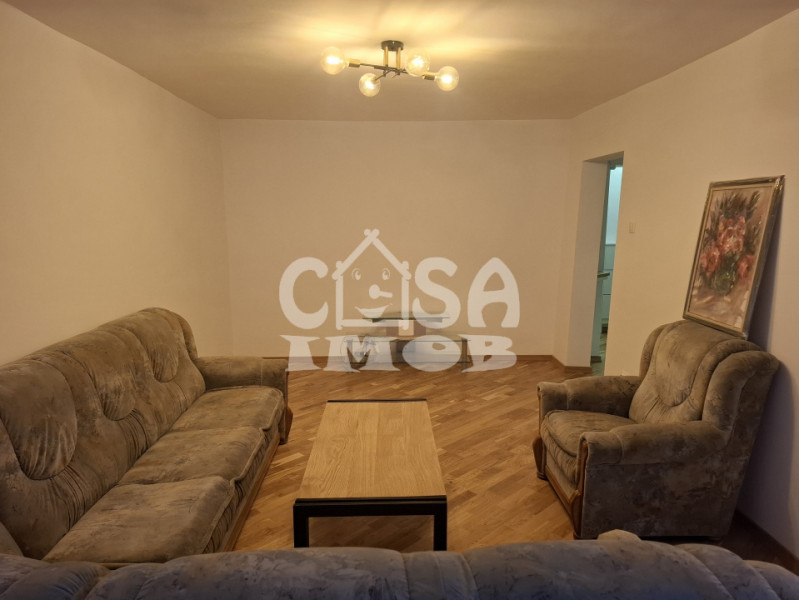 Închiriere apartament 3 camere, Bdul. Independenței, etaj 1, în Târgoviște