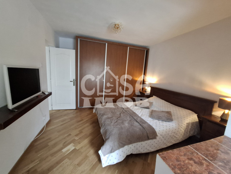 Închiriere apartament 3 camere, Bdul. Independenței, etaj 1, în Târgoviște