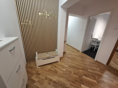 Închiriere apartament 3 camere, Bdul. Independenței, etaj 1, în Târgoviște