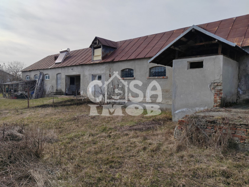 Teren intravilan 672 mp – poziție rară, la poalele Mănăstirii Dealu, Târgoviște.