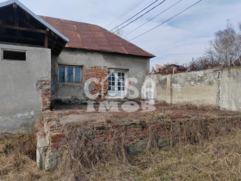 Teren intravilan 672 mp – poziție rară, la poalele Mănăstirii Dealu, Târgoviște.