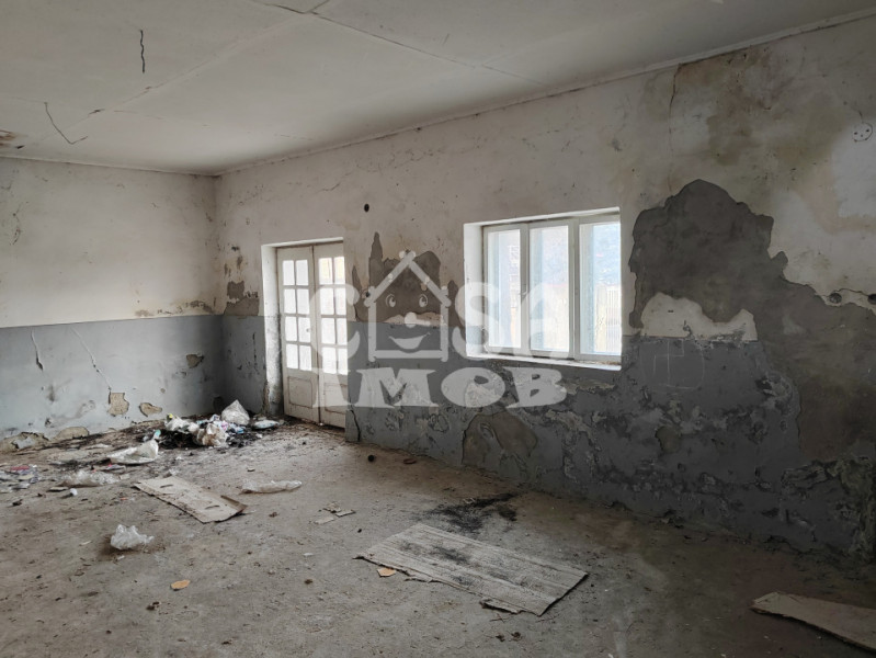 Teren intravilan 672 mp – poziție rară, la poalele Mănăstirii Dealu, Târgoviște.