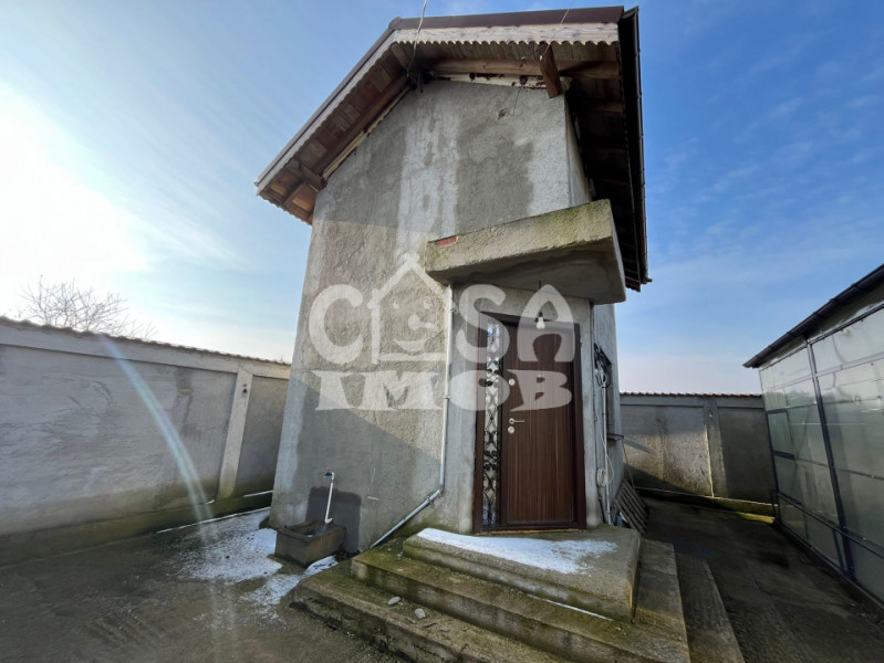 Teren 906 mp parcelabil imprejmuit in cartier exclusivist Racari