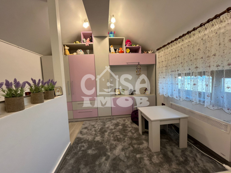 Teren 906 mp parcelabil imprejmuit in cartier exclusivist Racari