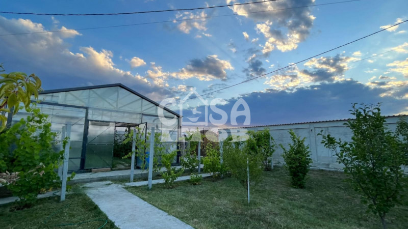 Teren 906 mp parcelabil imprejmuit in cartier exclusivist Racari