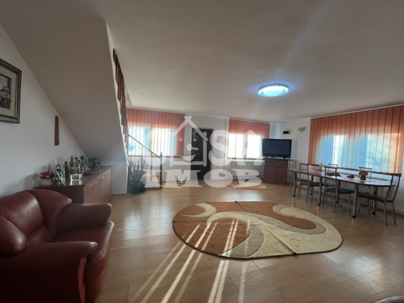 Casa mobilata P+M si utilata cu vedere spre padure