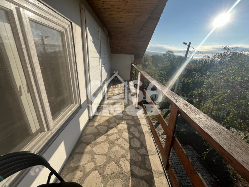 Casa mobilata P+M si utilata cu vedere spre padure