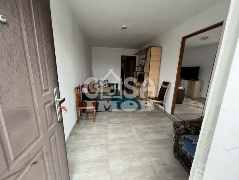 Casă P+1 cu 7 camere, zonă retrasă, în Poroinica 