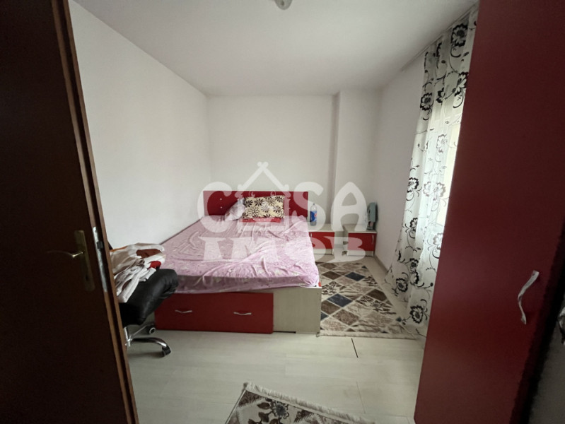 Casă P+1 cu 7 camere, zonă retrasă, în Poroinica 