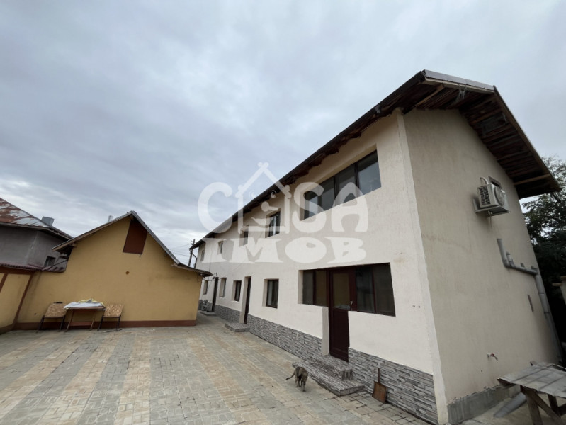 Casă P+1 cu 7 camere, zonă retrasă, în Poroinica 