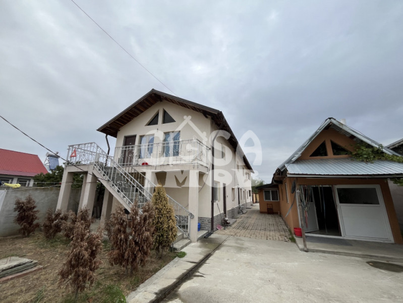 Casă P+1 cu 7 camere, zonă retrasă, în Poroinica 