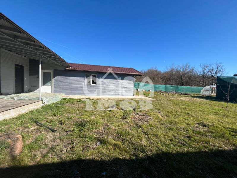 Casa pe parter 80 mp+terasa si teren 860 mp/schimb cu apartament, in Cuparu