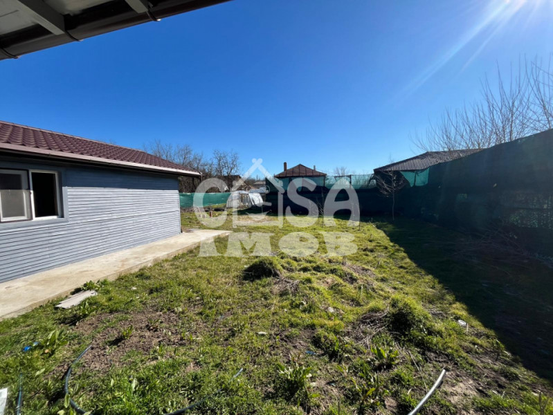 Casa pe parter 80 mp+terasa si teren 860 mp/schimb cu apartament, in Cuparu