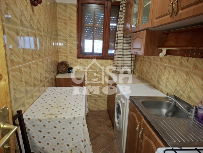 Vânzare apartament 2 camere, confort 2, etaj 4, Micro 6 - Târgoviște