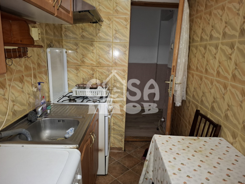 Vânzare apartament 2 camere, confort 2, etaj 4, Micro 6 - Târgoviște