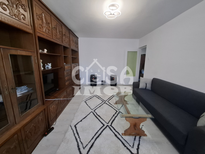 Închiriere apartament 3 camere, decomandat, central