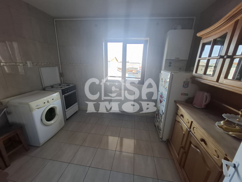 Închiriere apartament 3 camere, decomandat, central