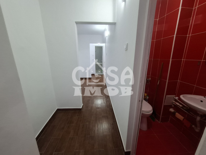 Închiriere apartament 3 camere, decomandat, central