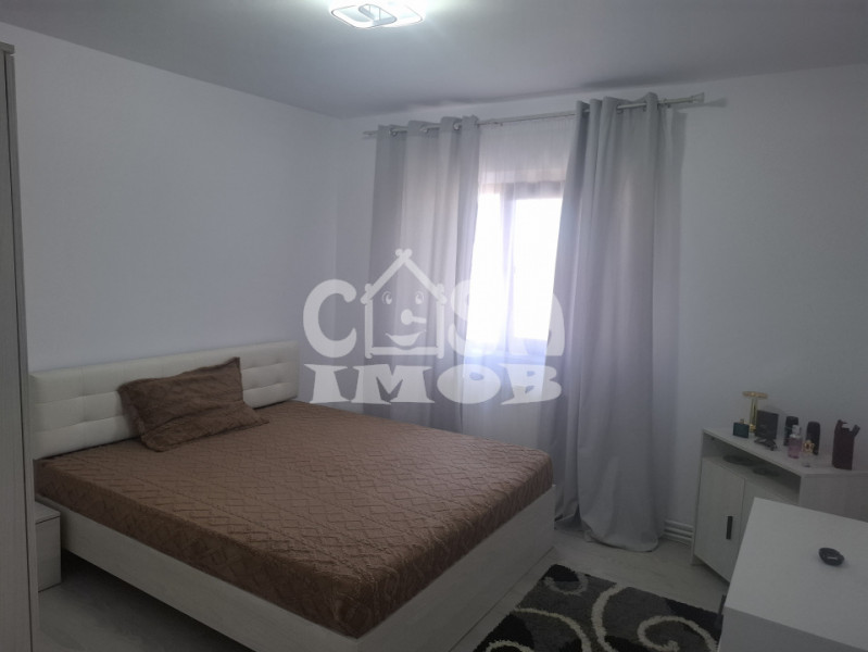 Închiriere apartament 3 camere, decomandat, central
