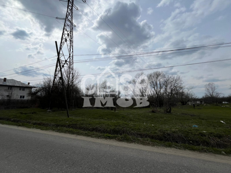 Teren intravilan 1404 mp deschidere 28 ml langa padure in Matasaru