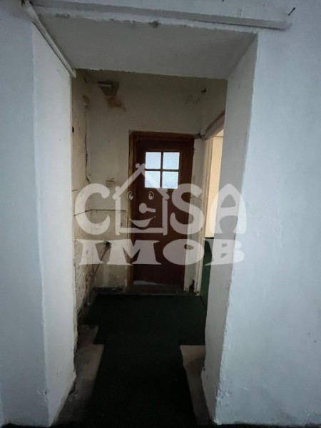 Vanzare apartament Cf III parter 26 mp utili nerenovat Micro 8 