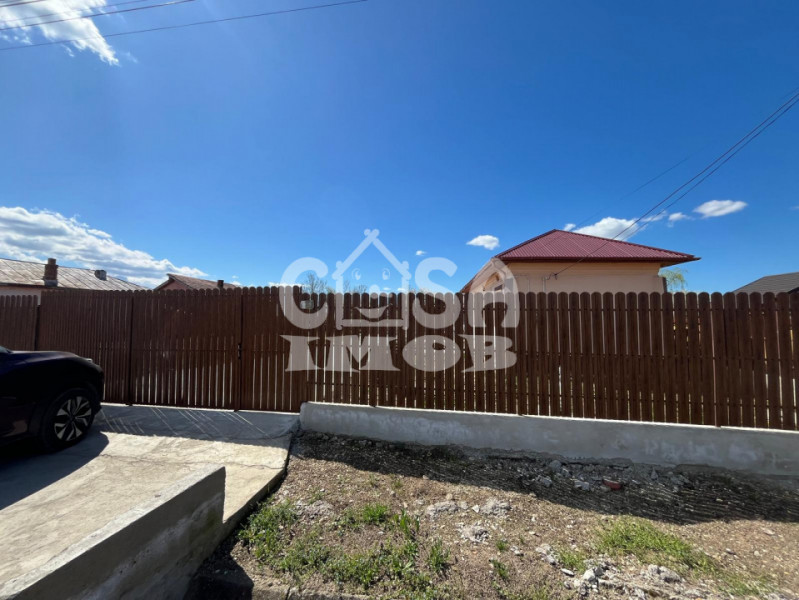 Casa parter + anexa renovata cu teren la strada