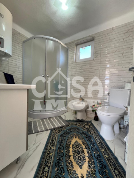 Casa parter + anexa renovata cu teren la strada