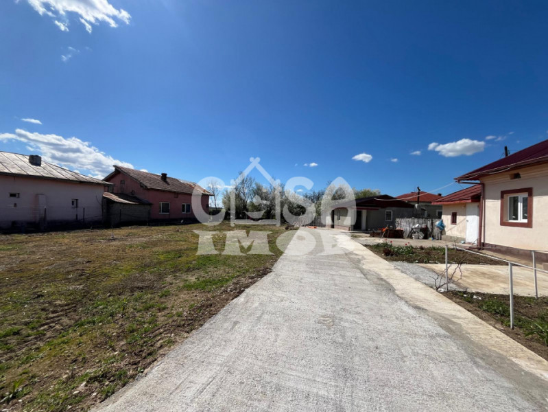 Casa parter + anexa renovata cu teren la strada