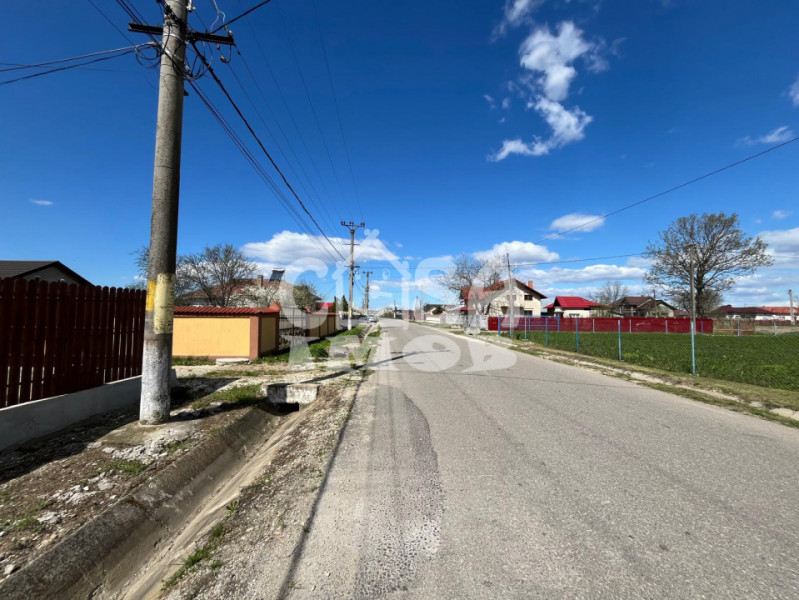 Casa parter + anexa renovata cu teren la strada