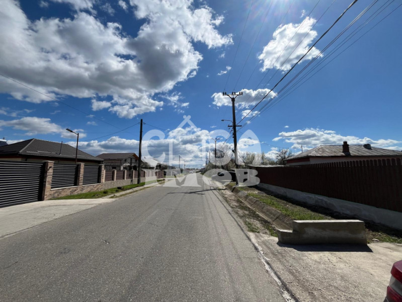 Casa parter + anexa renovata cu teren la strada