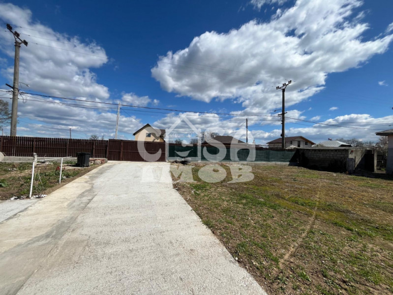 Casa parter + anexa renovata cu teren la strada