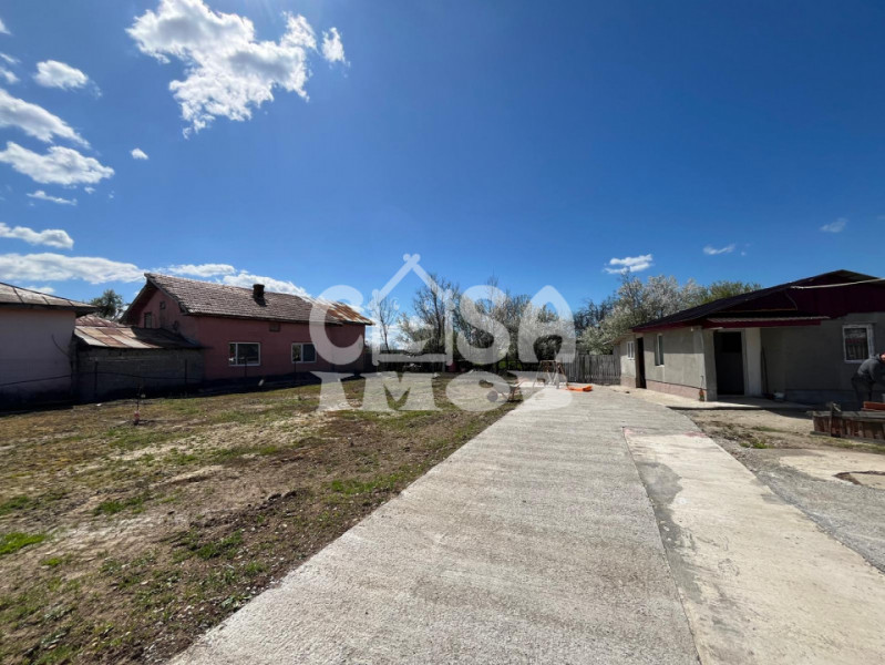 Casa parter + anexa renovata cu teren la strada