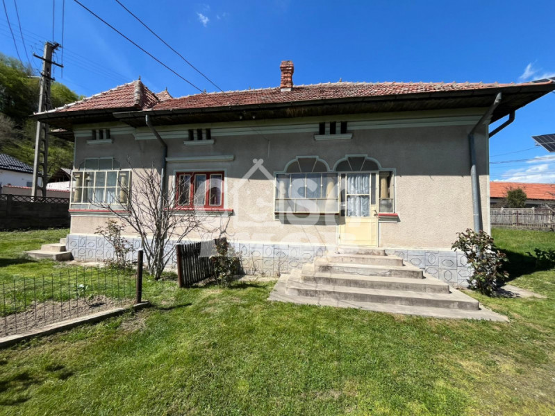 Vanzare 3 corpuri de casă pe același teren - locuinta multifamiliala