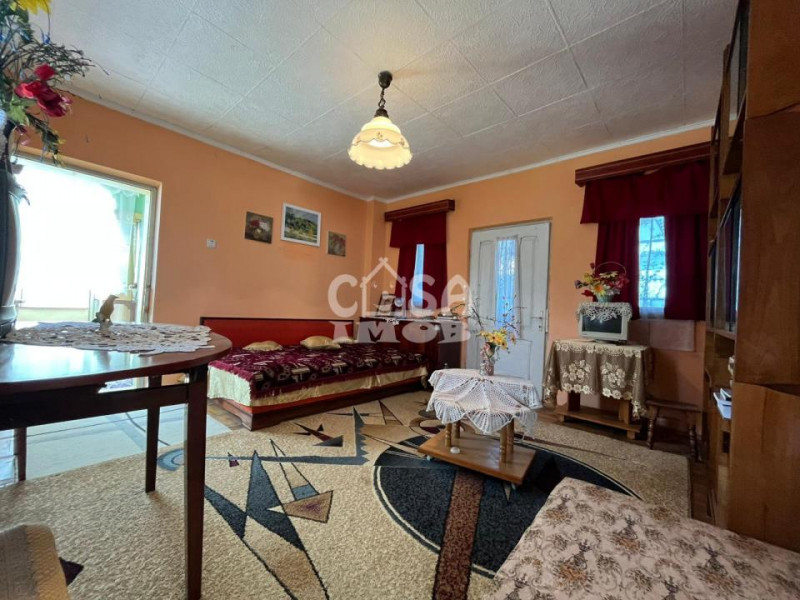 Vânzare casă multifamilială și teren în com.Tătărani - Căprioru, jud. Dâmbovița