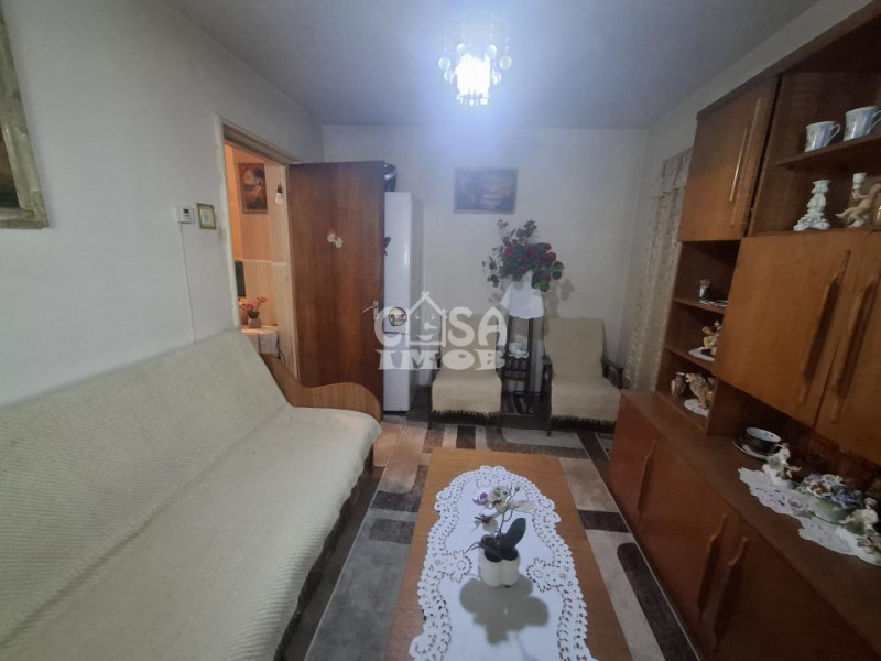 Vânzare apartament 2 camere, parter, micro 8 Târgoviște (Piața 1 Mai)