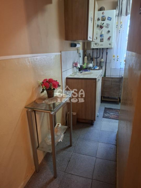 Vânzare apartament 2 camere, parter, micro 8 Târgoviște (Piața 1 Mai)
