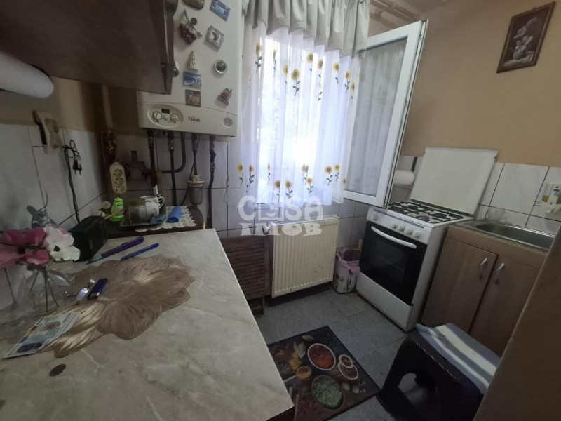 Vânzare apartament 2 camere, parter, micro 8 Târgoviște (Piața 1 Mai)