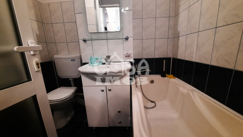 Vânzare garsonieră, etaj 3, pe Calea București, în Târgoviște