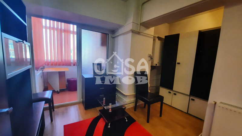 Vânzare garsonieră, etaj 3, pe Calea București, în Târgoviște