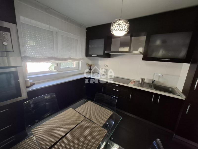 COMISION 0 - Vânzare apartament 3 camere, micro 11, etaj 2, Târgoviște