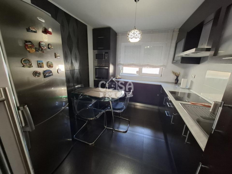 COMISION 0 - Vânzare apartament 3 camere, micro 11, etaj 2, Târgoviște