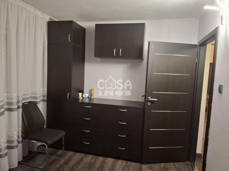 COMISION 0 - Vânzare apartament 3 camere, micro 11, etaj 2, Târgoviște