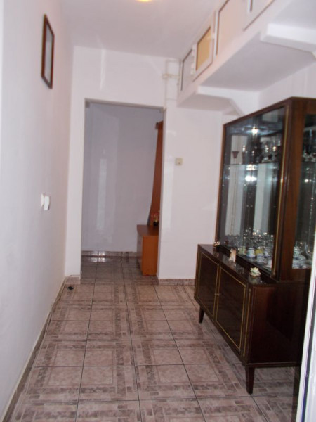 Comision 0 - Vânzare apartament 2 camere, etaj 3, micro 6 Târgoviște