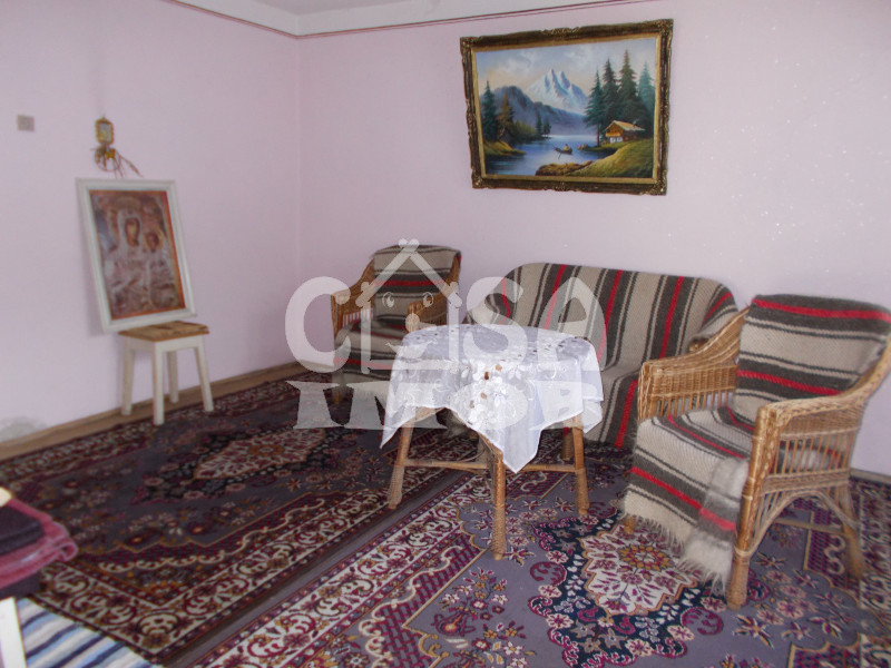 Vânzare casă în com. Voinesti, jud. Dambovita