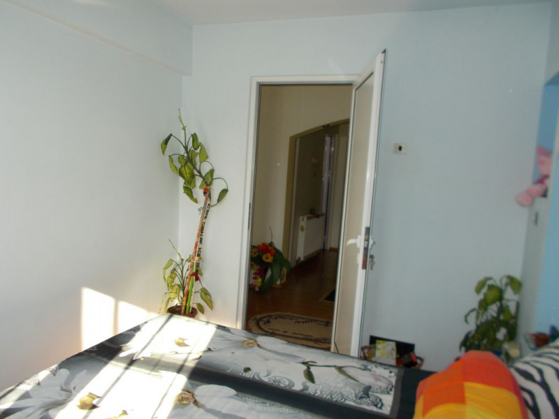 Comision 0 - Apartament 4 camere, decomandat, zona centrala - Moreni